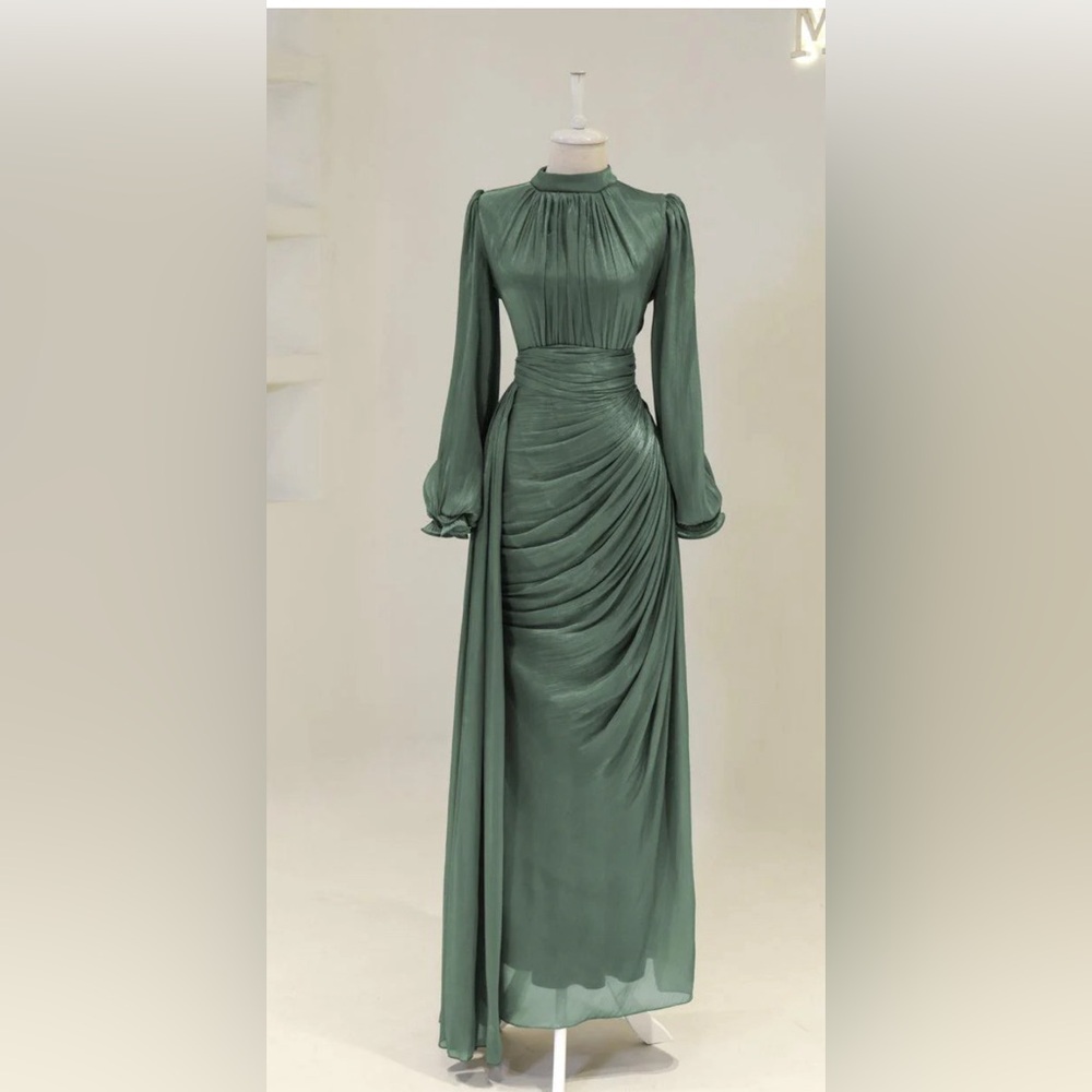Elegant Evening Sage Balloon Sleeve Dress